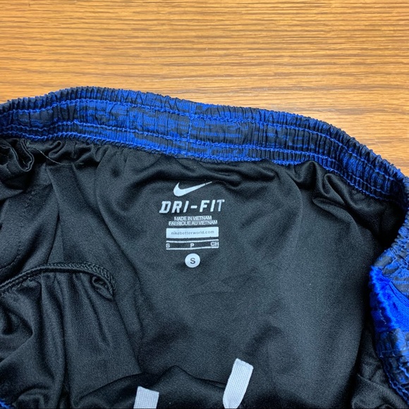 Nike Running Shorts - Picture 6 of 6